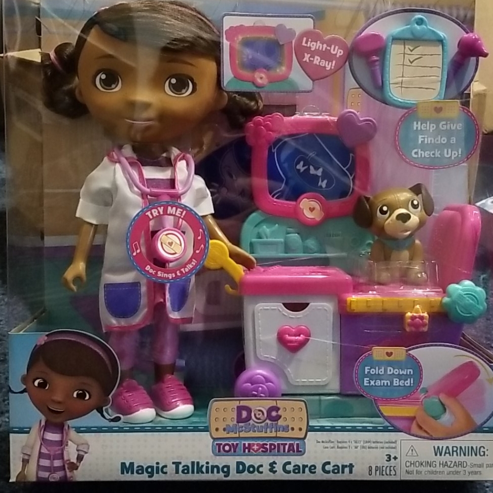 Doc Mcstuffins talking doc & care cart